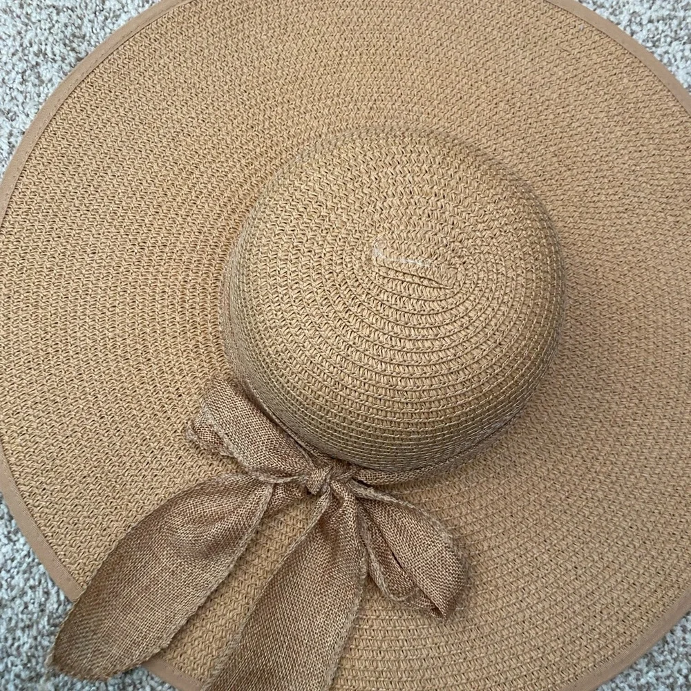 Beach hat new without tags - Picture 3 of 6